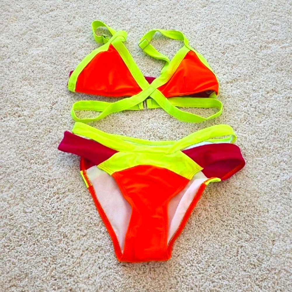 Sexy Bikini! - image 1